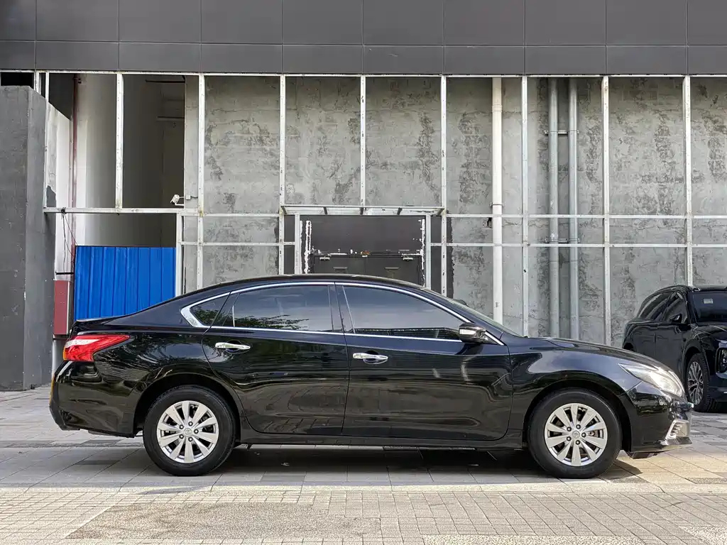 NISSAN TEANA 2019