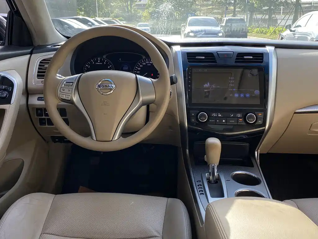 NISSAN TEANA 2019