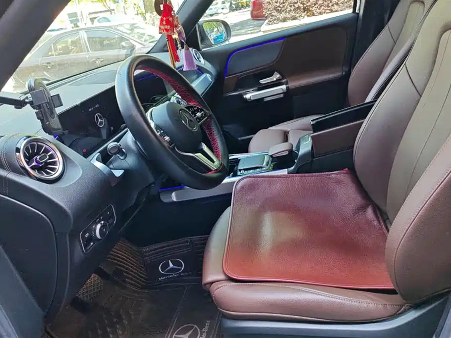 MERCEDES BENZ GLB 2021