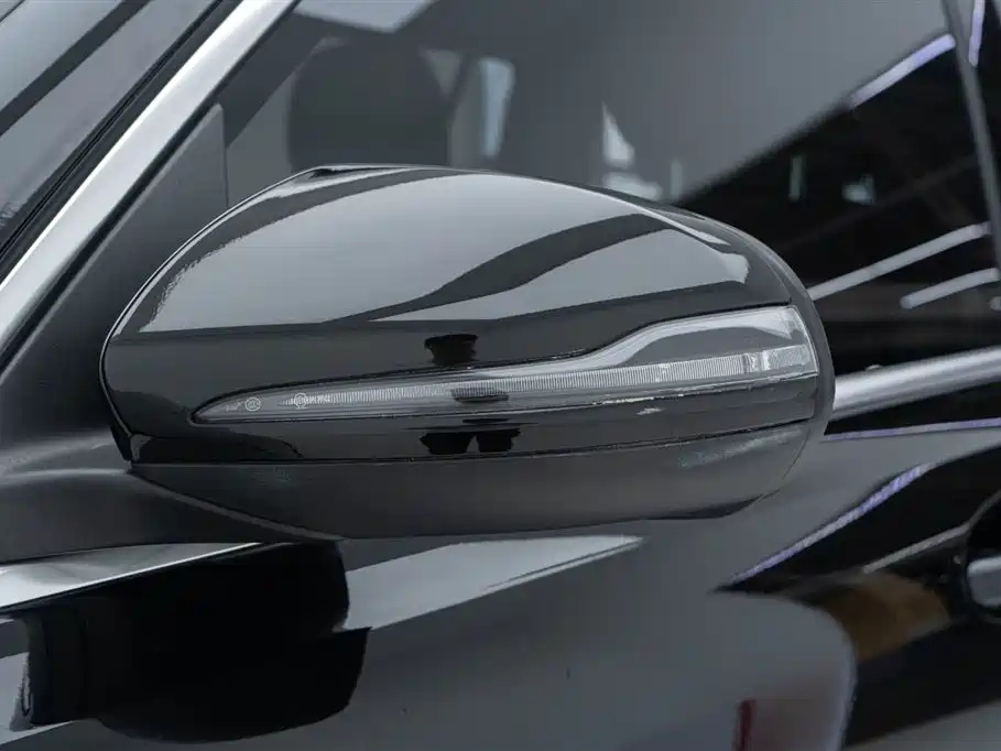 MERCEDES BENZ GLB 2024