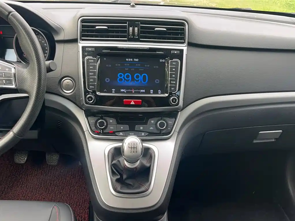 HAVAL M6 2017