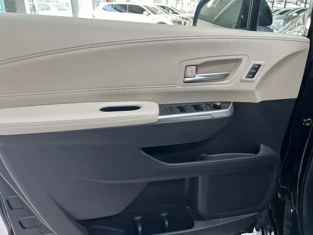 TOYOTA SIENNA SIENNA 2024