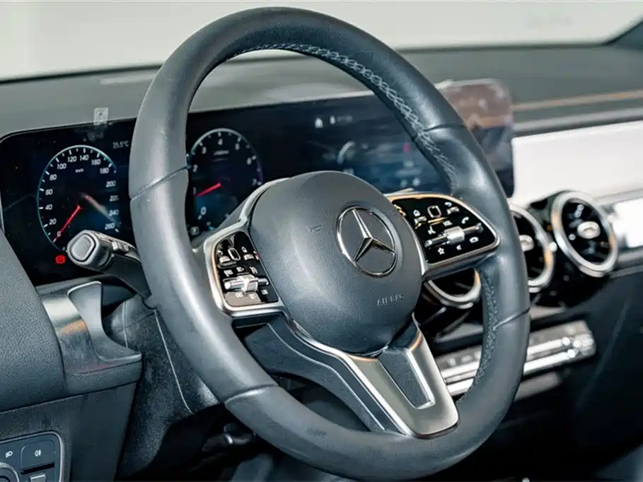 MERCEDES BENZ GLB 2023