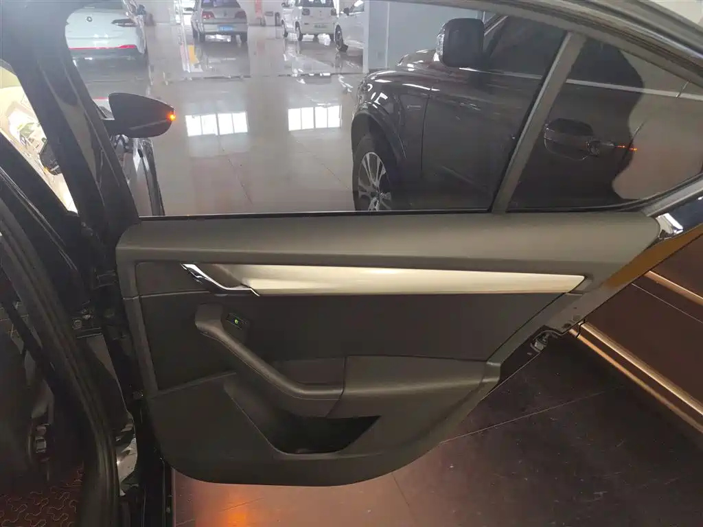 SKODA OCTAVIA 2019