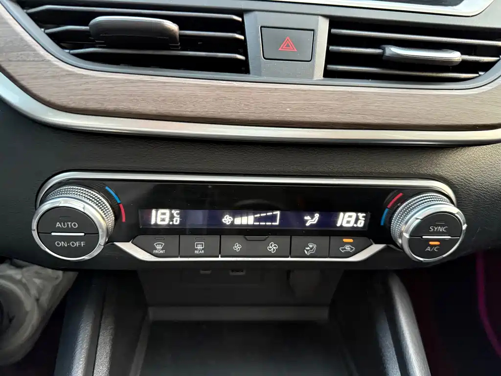 NISSAN TEANA 2022