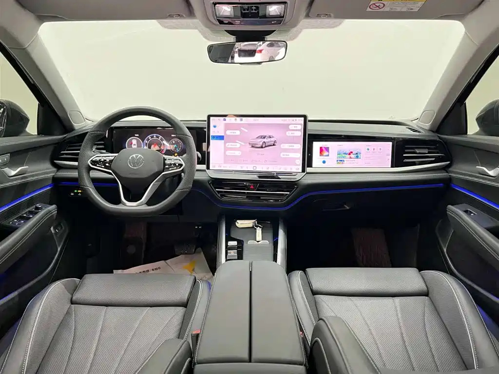 VOLKSWAGEN PASSAT 2025