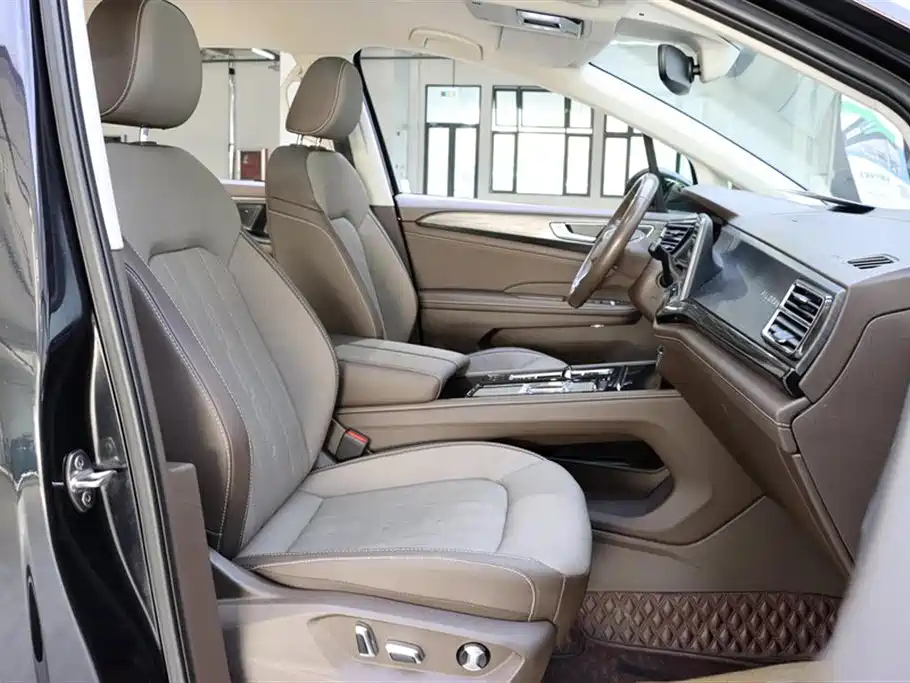 VOLKSWAGEN VILORAN 2022