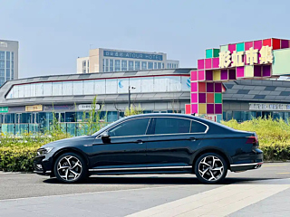VOLKSWAGEN MAGOTAN 2023