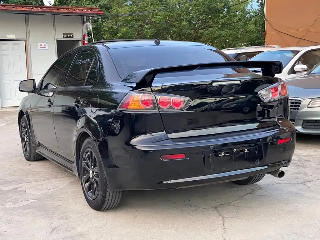 MITSUBISHI LANCER EX 2012