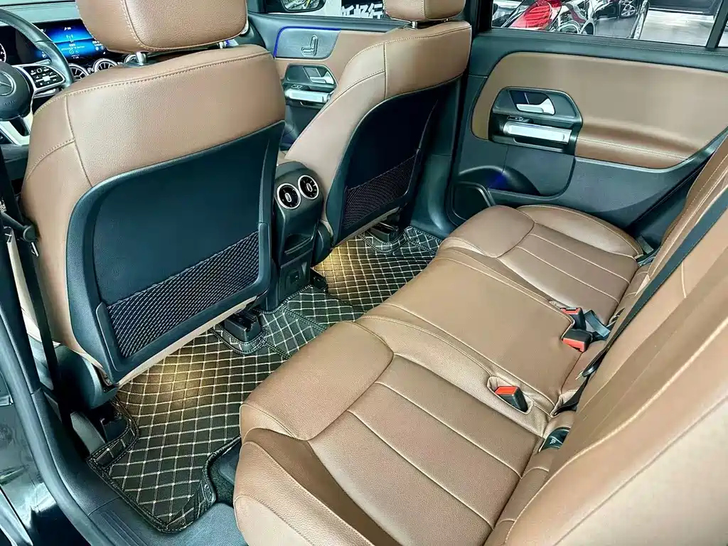MERCEDES BENZ GLB 2023