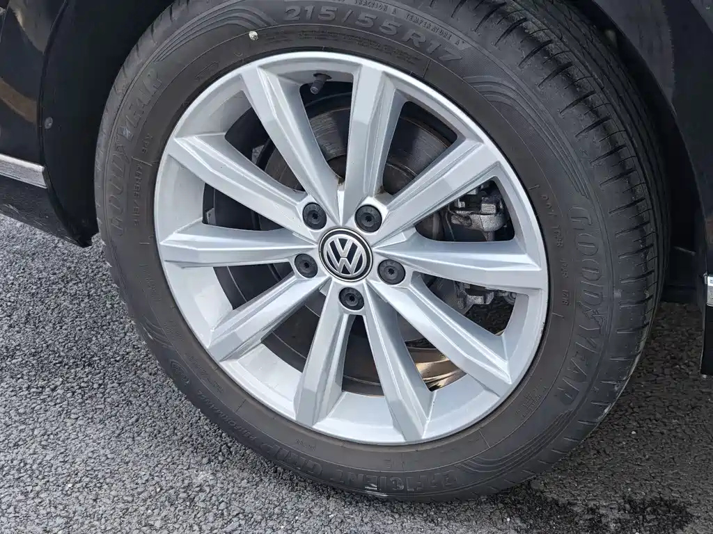 VOLKSWAGEN MAGOTAN 2018