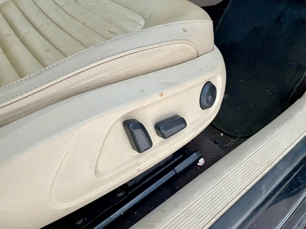 VOLKSWAGEN MAGOTAN 2012