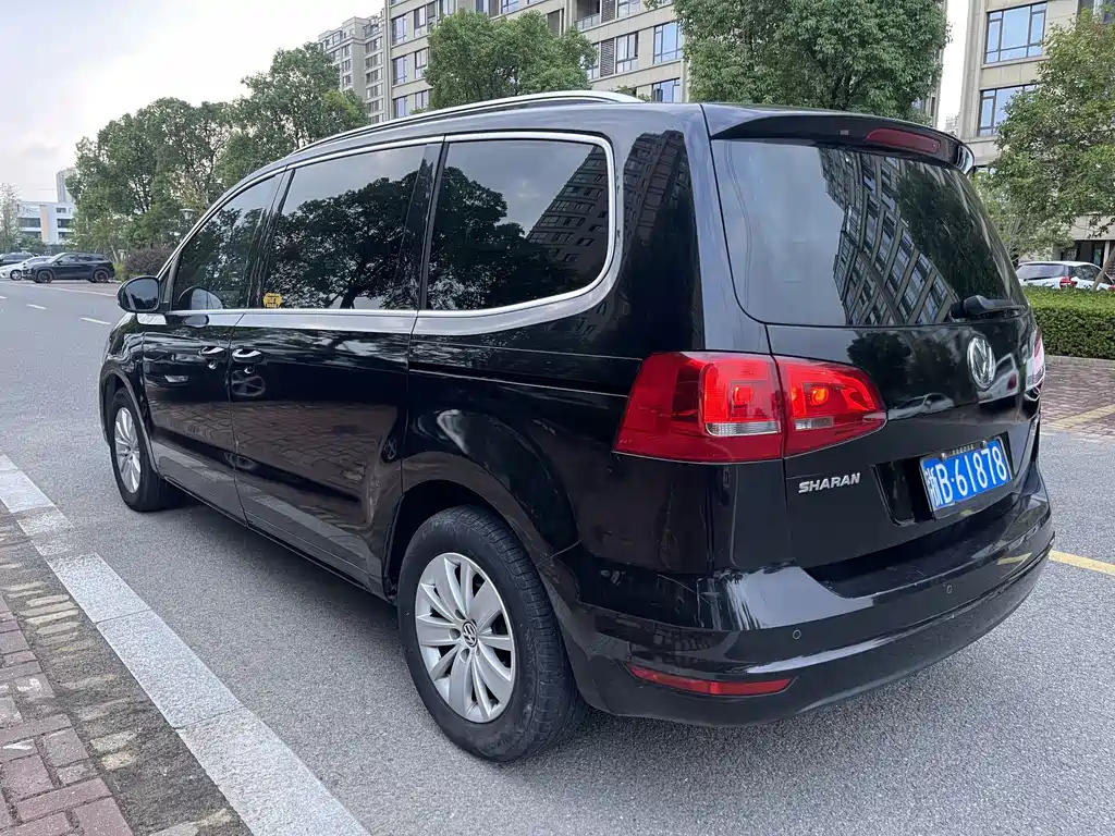 VOLKSWAGEN SHARAN 2012
