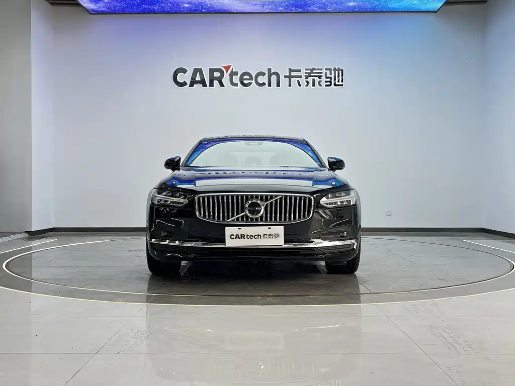 VOLVO S90 2023