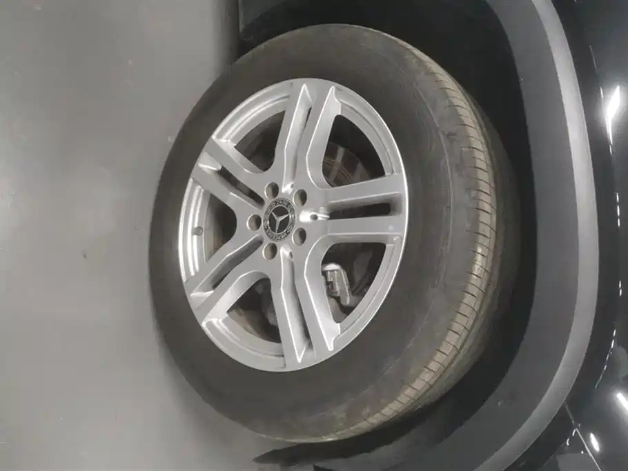 MERCEDES BENZ GLB 2021