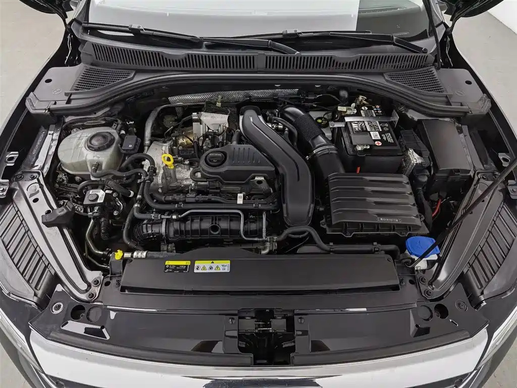 VOLKSWAGEN SAGITAR 2023
