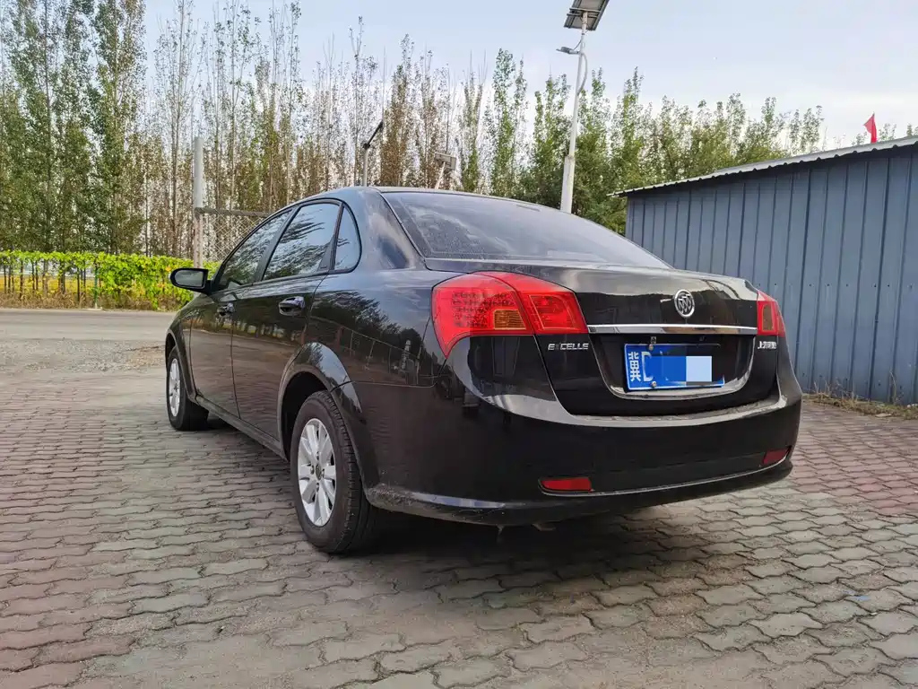 BUICK EXCELLE 2011