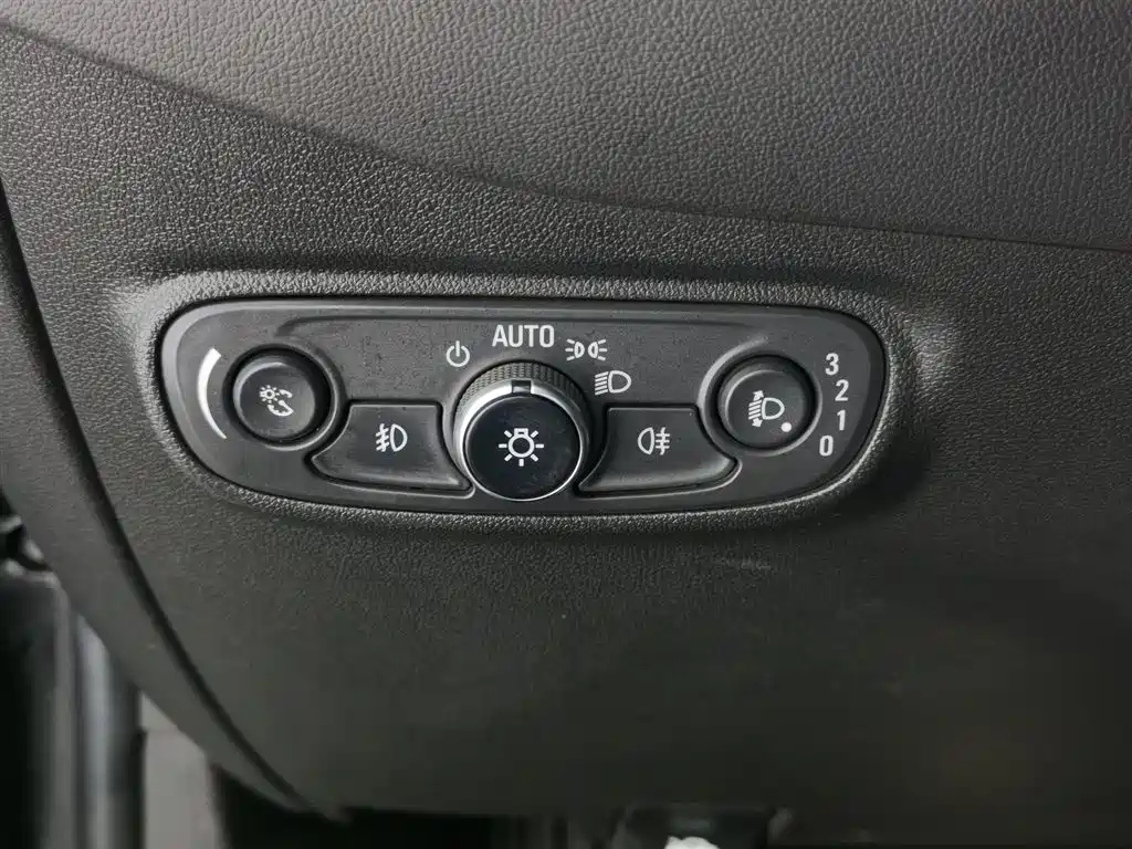 CHEVROLET EXPLORER 2018