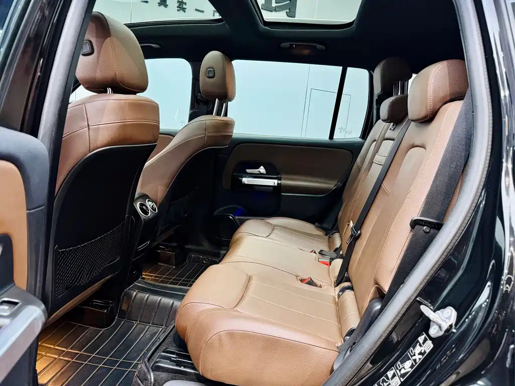 MERCEDES BENZ GLB 2021