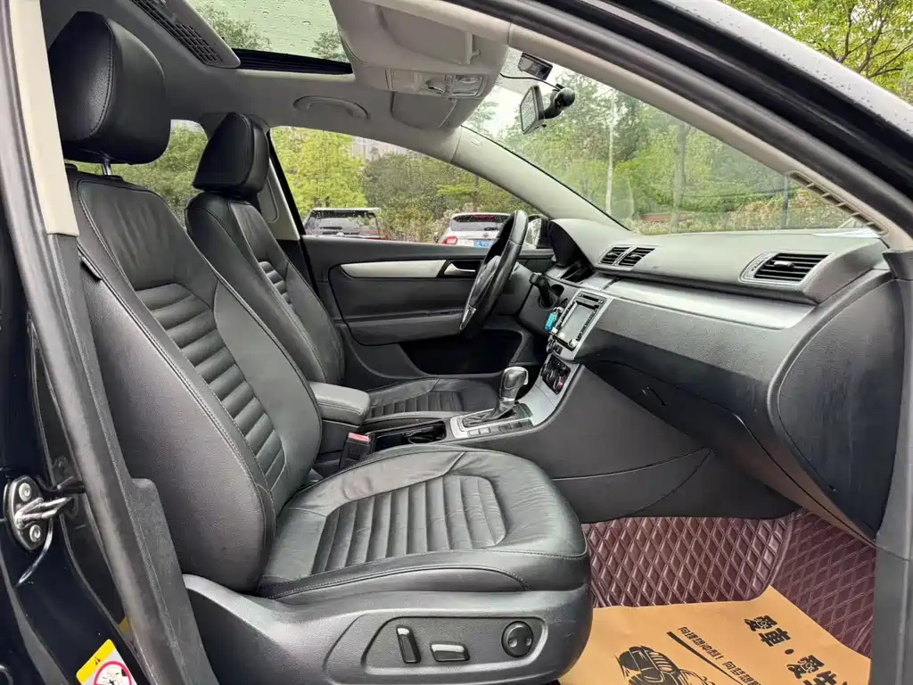 VOLKSWAGEN MAGOTAN 2014