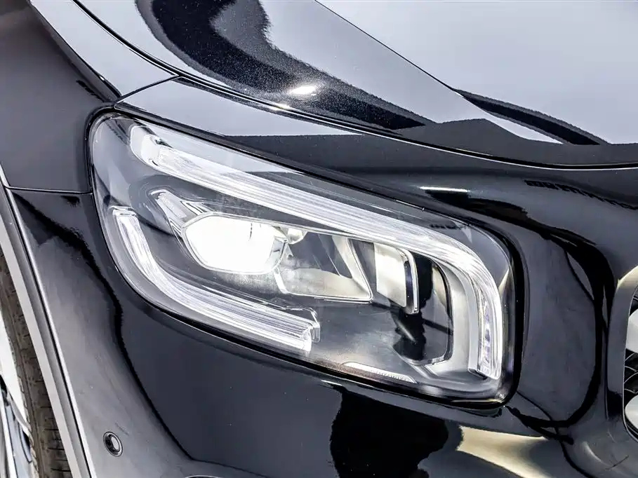 MERCEDES BENZ GLB 2023