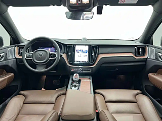 VOLVO XC60  2024 YEAR B5 4WD  DELUXE EDITION 2024