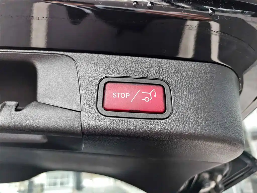 MERCEDES BENZ GLB 2023