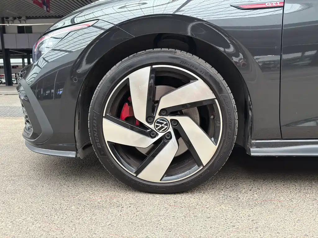 VOLKSWAGEN GOLF GTI 2021