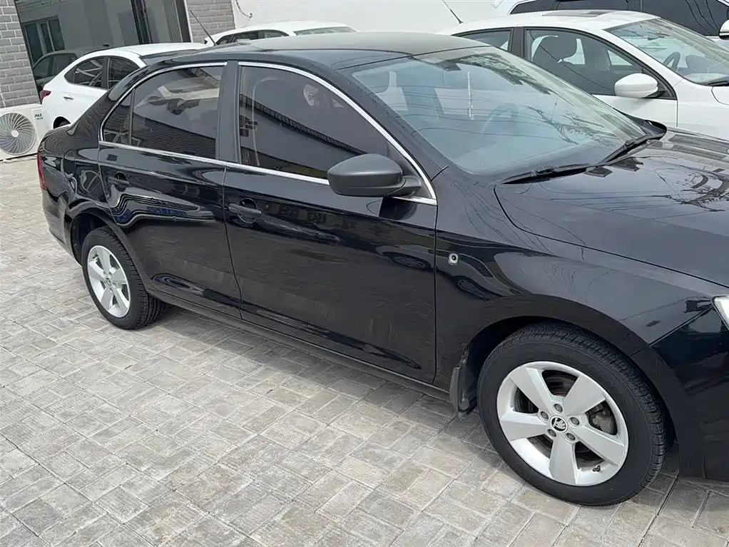 SKODA RAPID 2015
