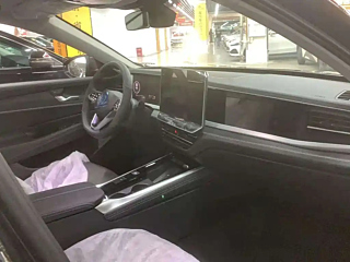 VOLKSWAGEN PASSAT 2025