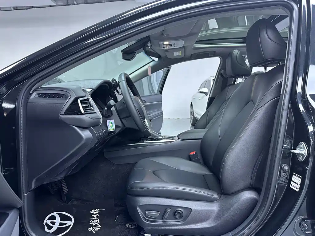 TOYOTA CAMRY 2023