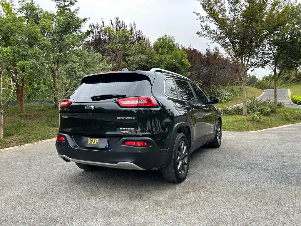 JEEP CHEROKEE 2020