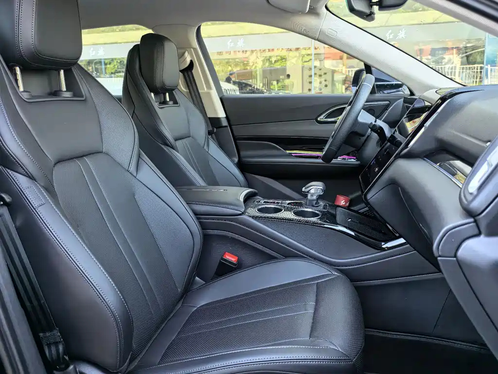 HONGQI HS3 PHEV 2024