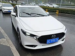 Заказать MAZDA 3 AXELA