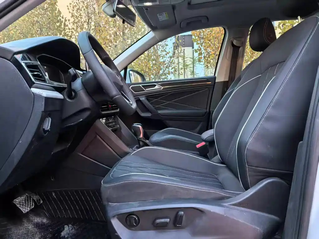 VOLKSWAGEN TIGUAN L 2025