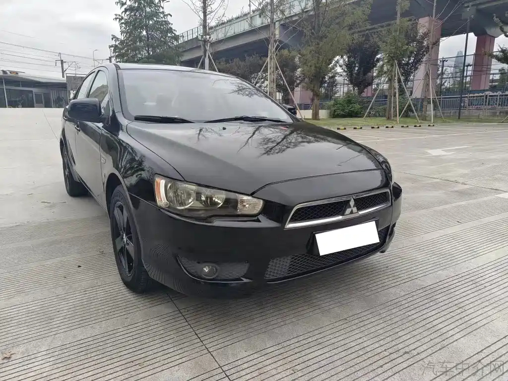 MITSUBISHI LANCER EX 2010