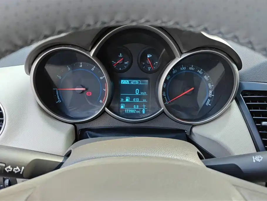 CHEVROLET CRUZE 2015
