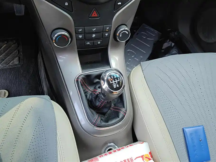 CHEVROLET CRUZE 2015