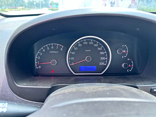 HYUNDAI CELESTA 2011 YEAR 1.6L MANUAL COMFORT 2011