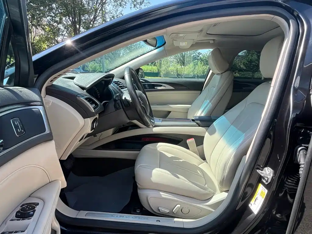 LINCOLN MKZ 2019
