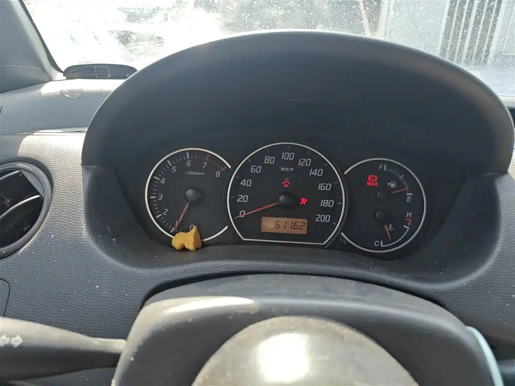 SUZUKI SWIFT 2014