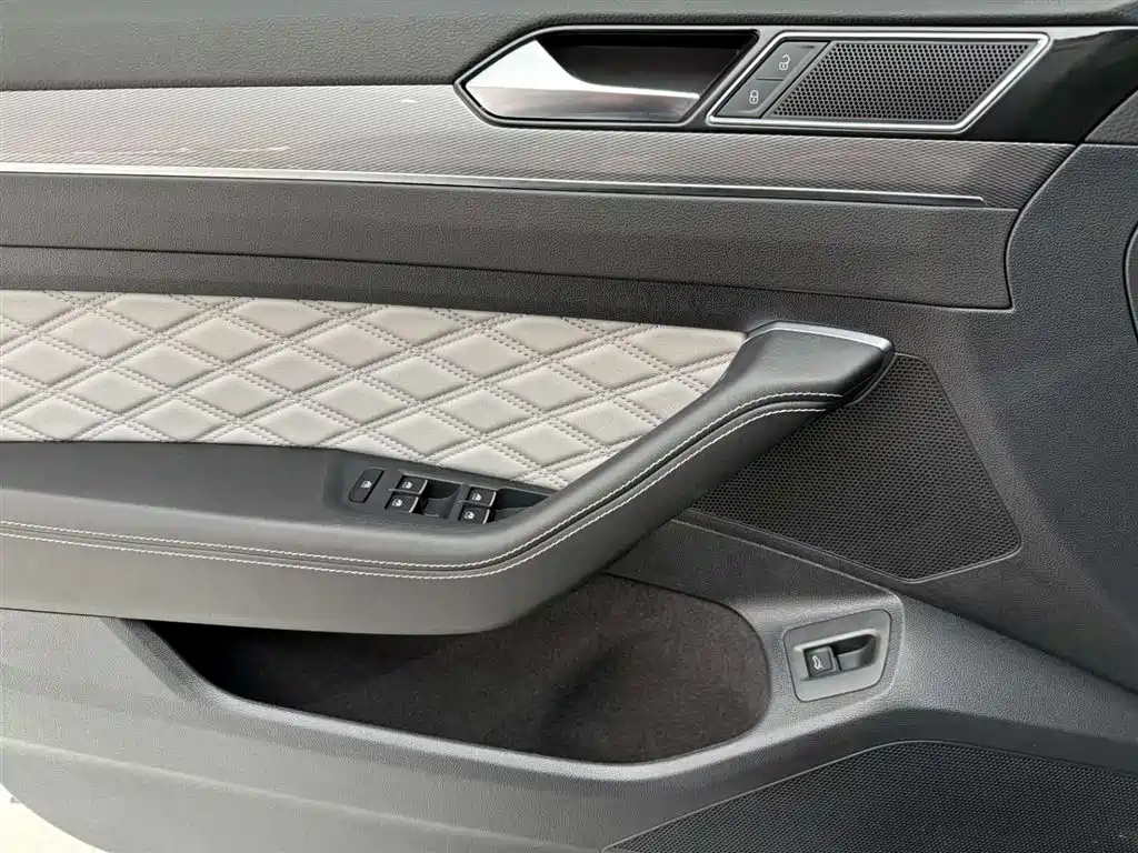 VOLKSWAGEN MAGOTAN 2023