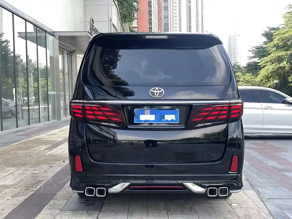 TOYOTA ALPHARD 2012