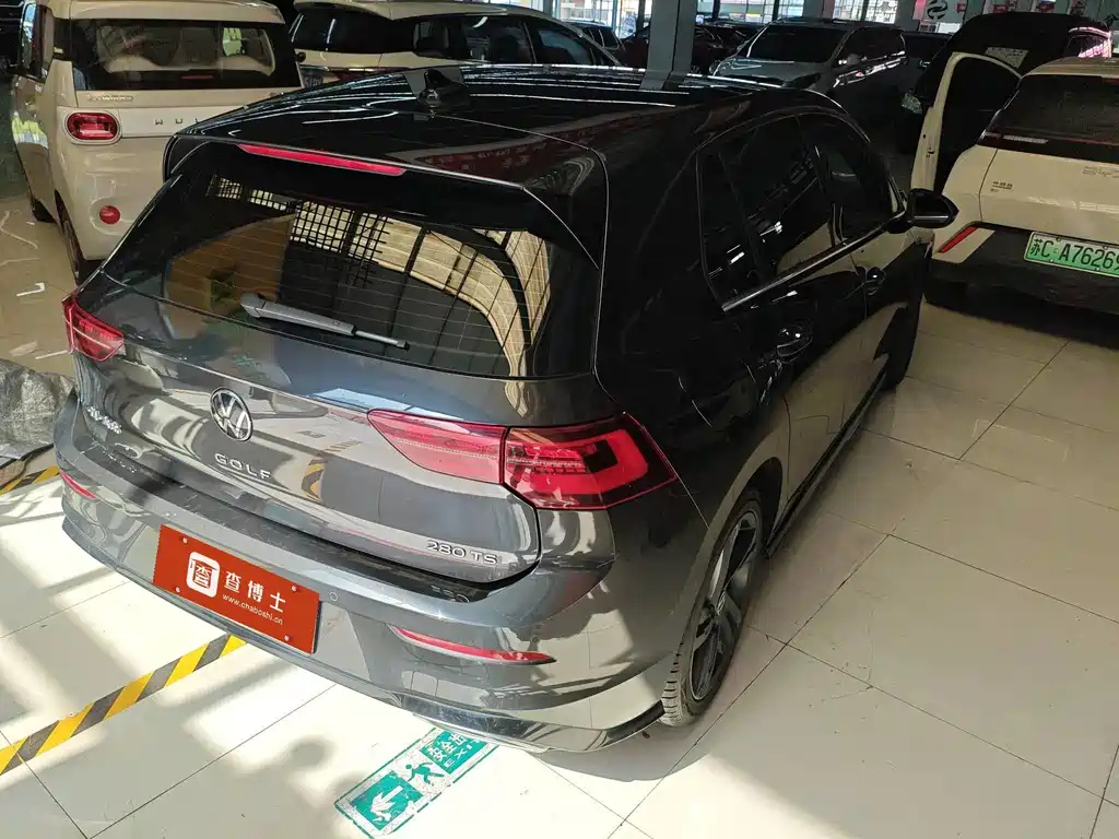 VOLKSWAGEN GOLF 2022