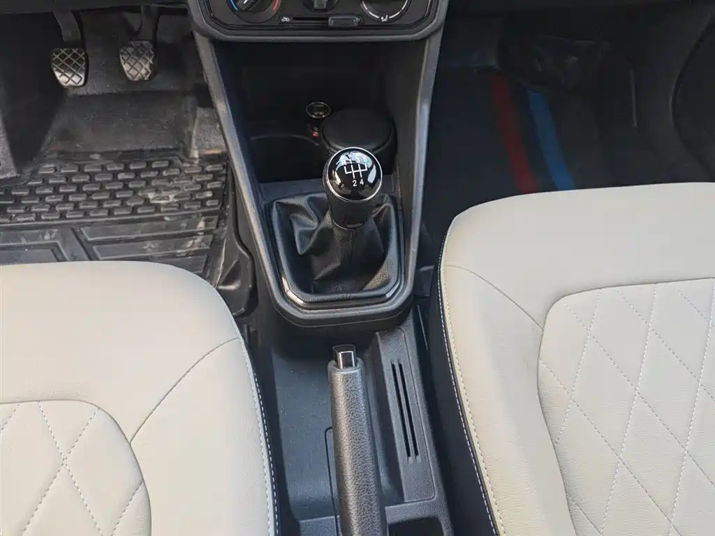 VOLKSWAGEN JETTA 2017