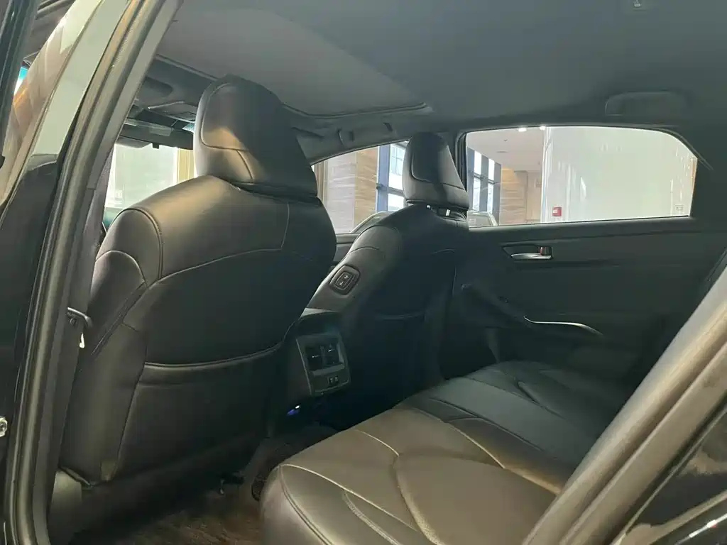 TOYOTA AVALON 2019
