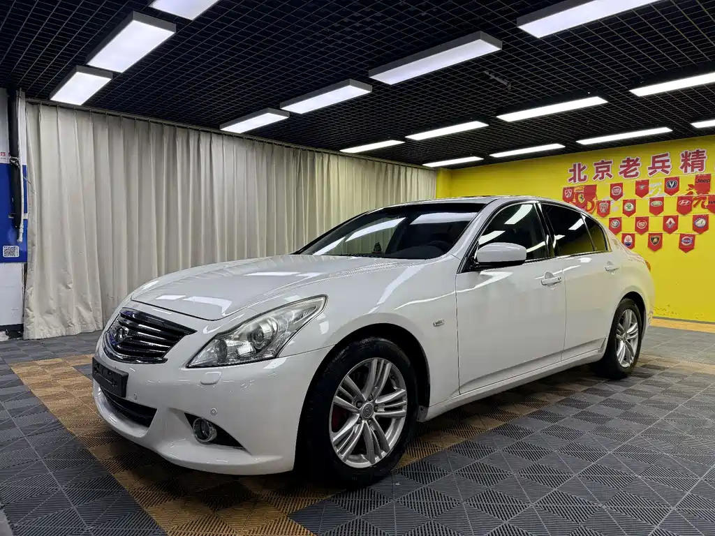 INFINITI G-SERIES 2011