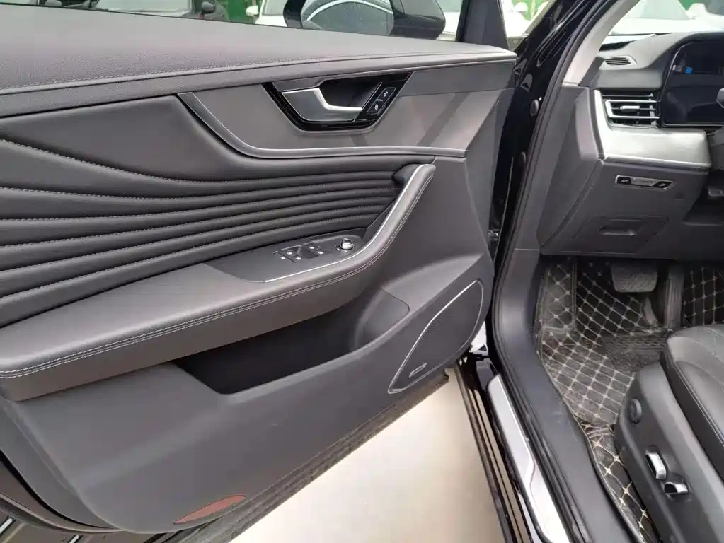 HONGQI HS5 2023