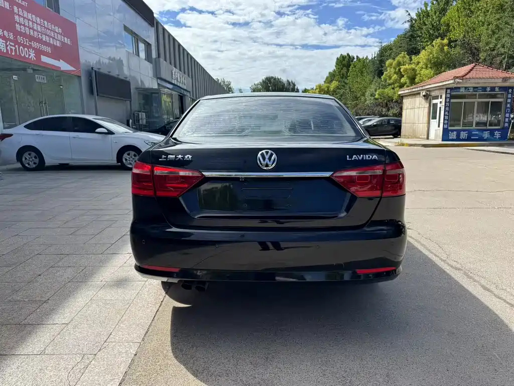 VOLKSWAGEN LAVIDA 2013