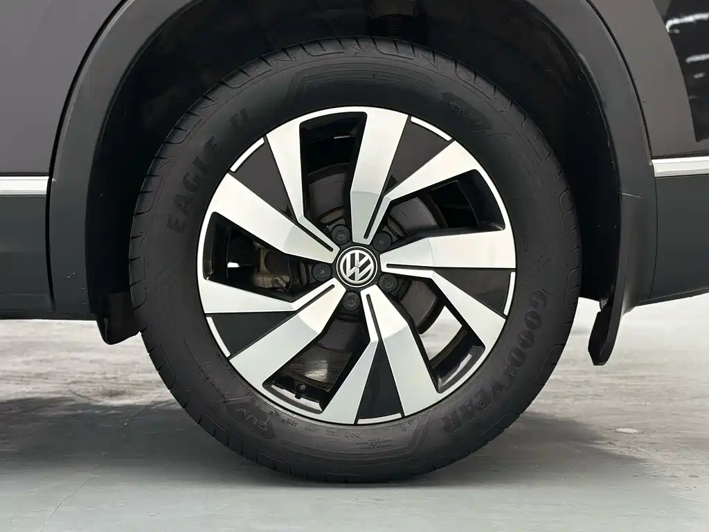VOLKSWAGEN TAYRON 2019